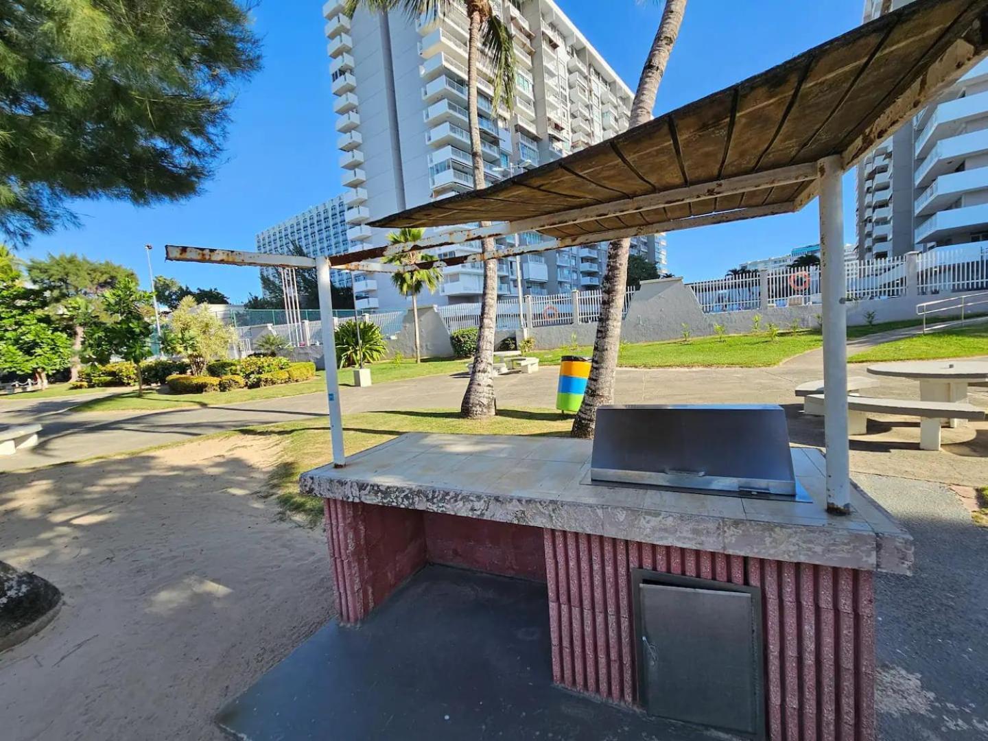 Steps From Foxwoods- Beachfront Retreat With Pools San Juan Eksteriør bilde