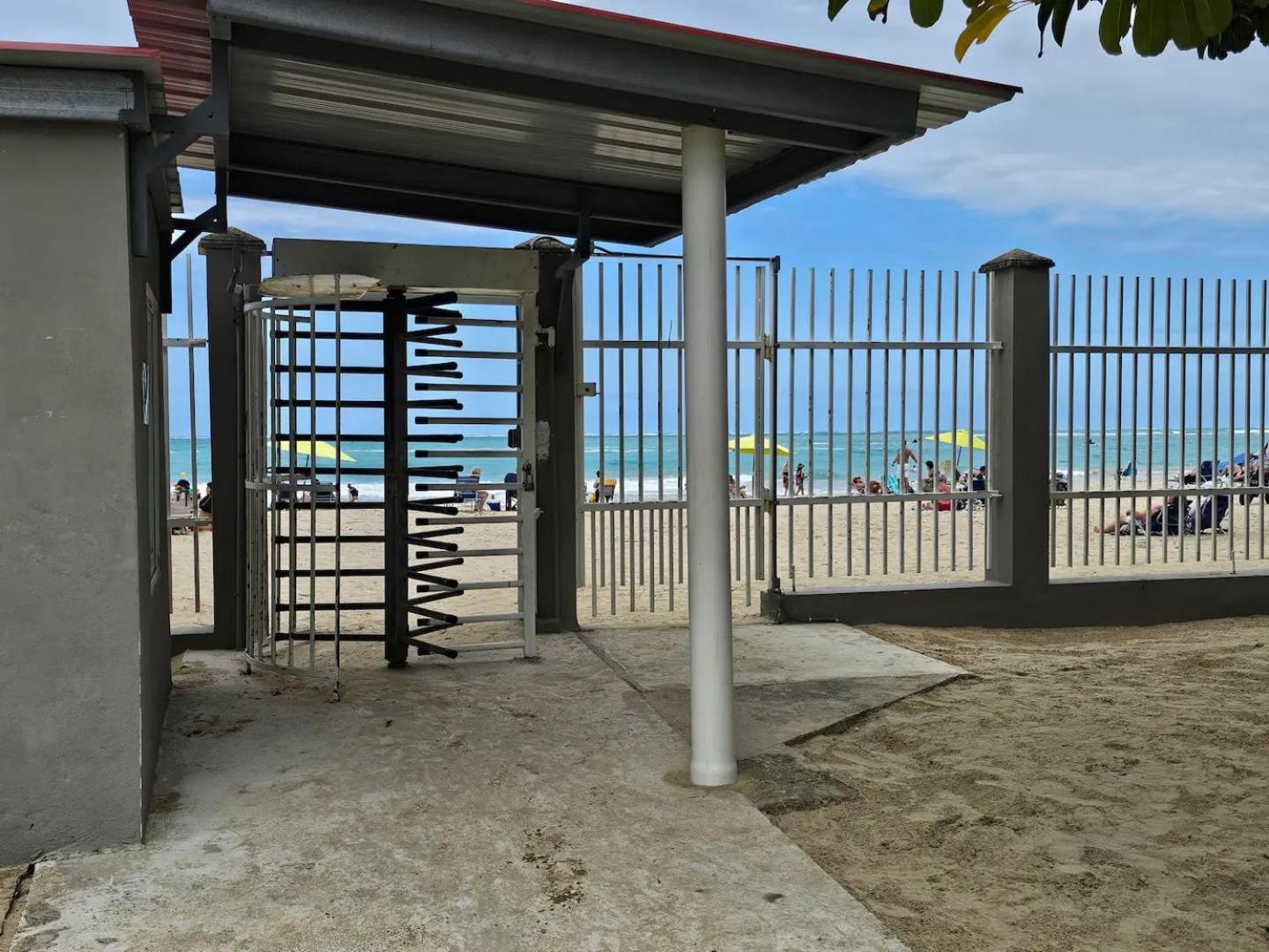 Steps From Foxwoods- Beachfront Retreat With Pools San Juan Eksteriør bilde